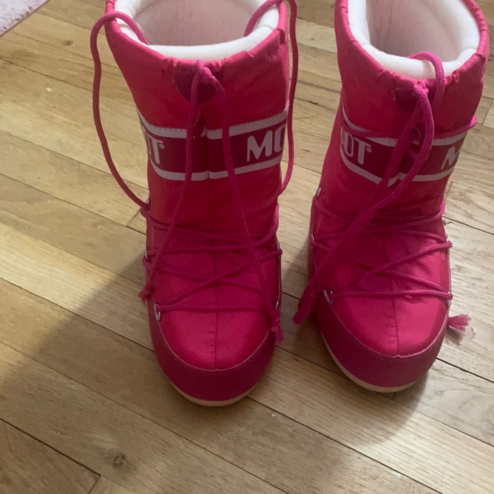 Hot pink moon boots